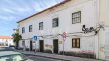 Prédio para remodelação no centro de Anadia