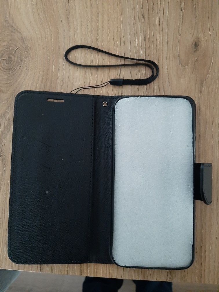 Etui zamykane Huawei Y6 2018