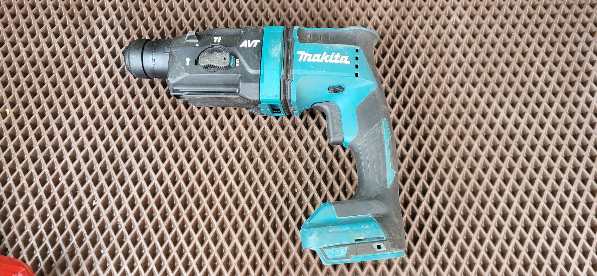 Перфоратор Makita dhr182