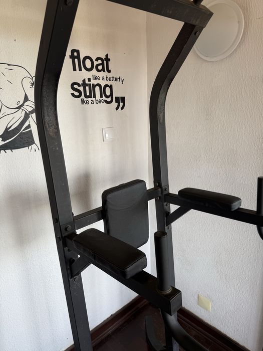 Torre de treinamento- elevação/ barra fixa.