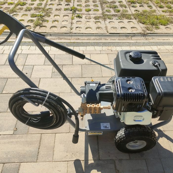 Nowa myjka spalinowa karcher