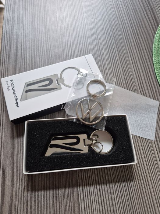 Nowe oryginalne metalowe breloki VW kolekcja R