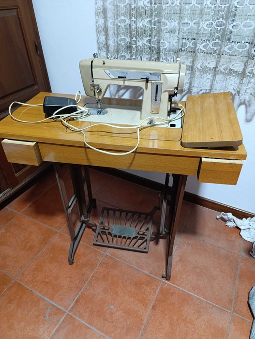 maquina de costura (Manual e Eletrifica)