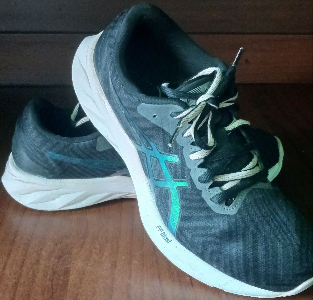 Кросівки   Asics