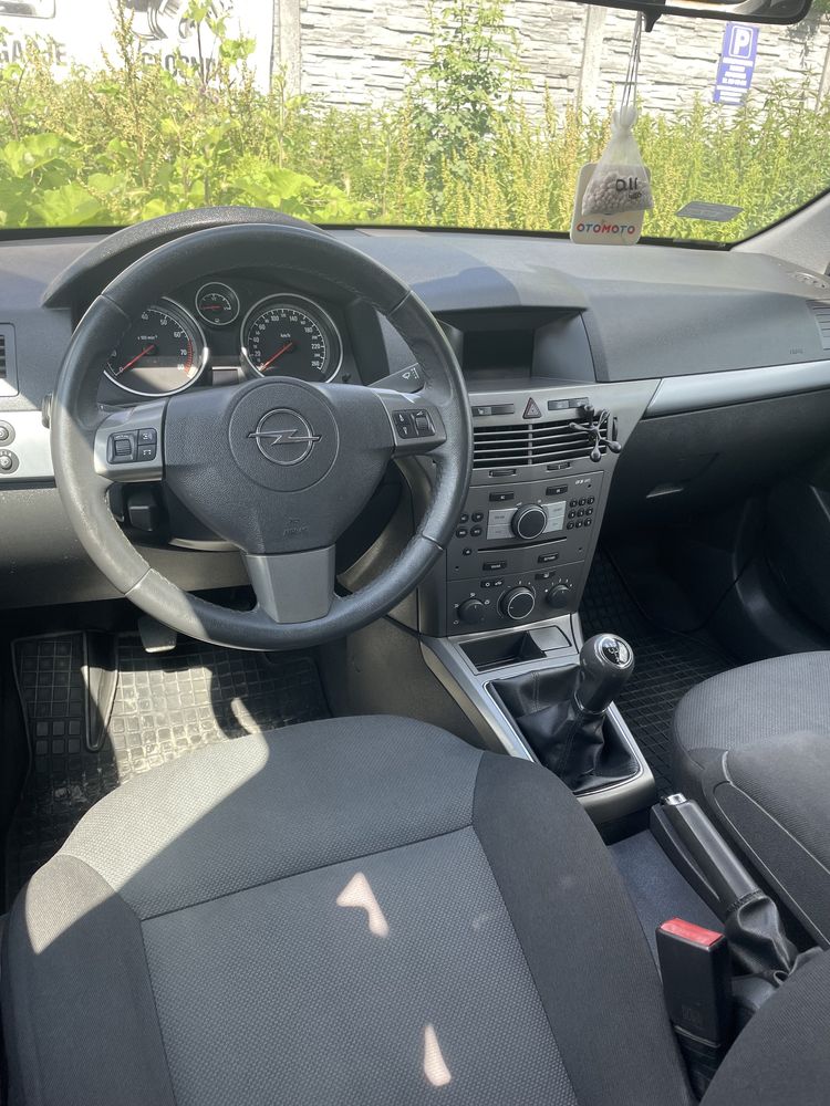 Wypożyczalnia aut z LPG wynajem praca taxi Bolt Uber freenow