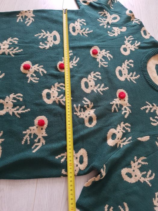 Новорічний светр розмір XL фірма Avenue