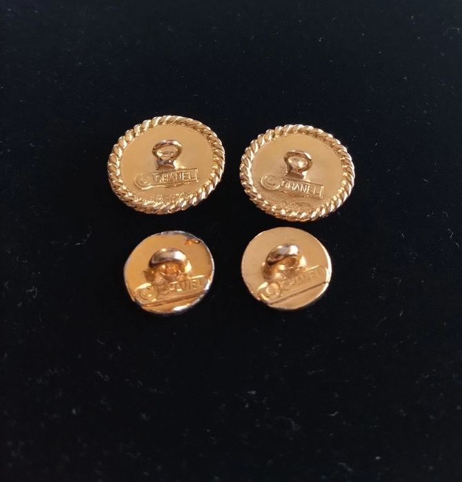 Botões vintage Chanel