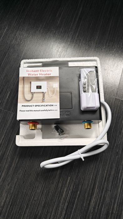 Przepływowy podgrzewacz do wody 5500W LCD,