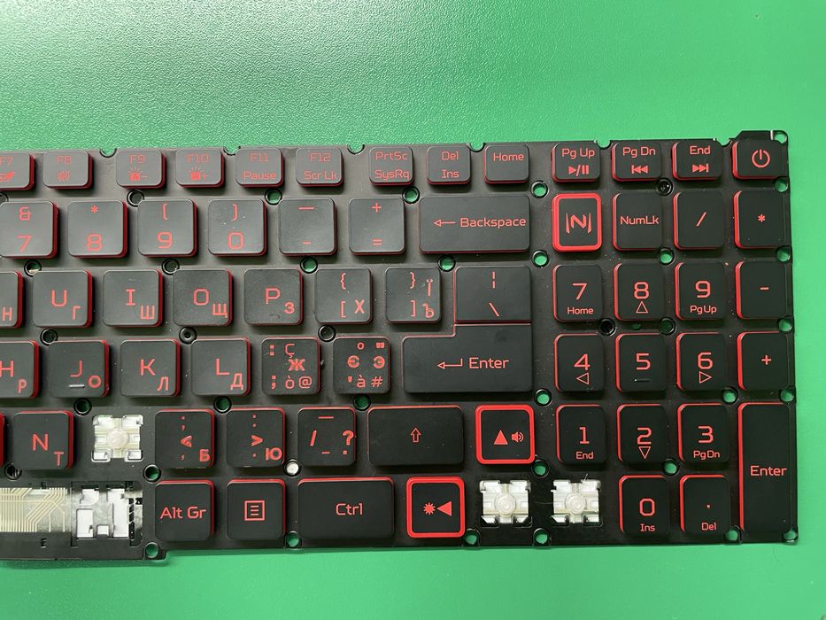 Клавиши клавиатуры с подсветкой Acer Nitro 5