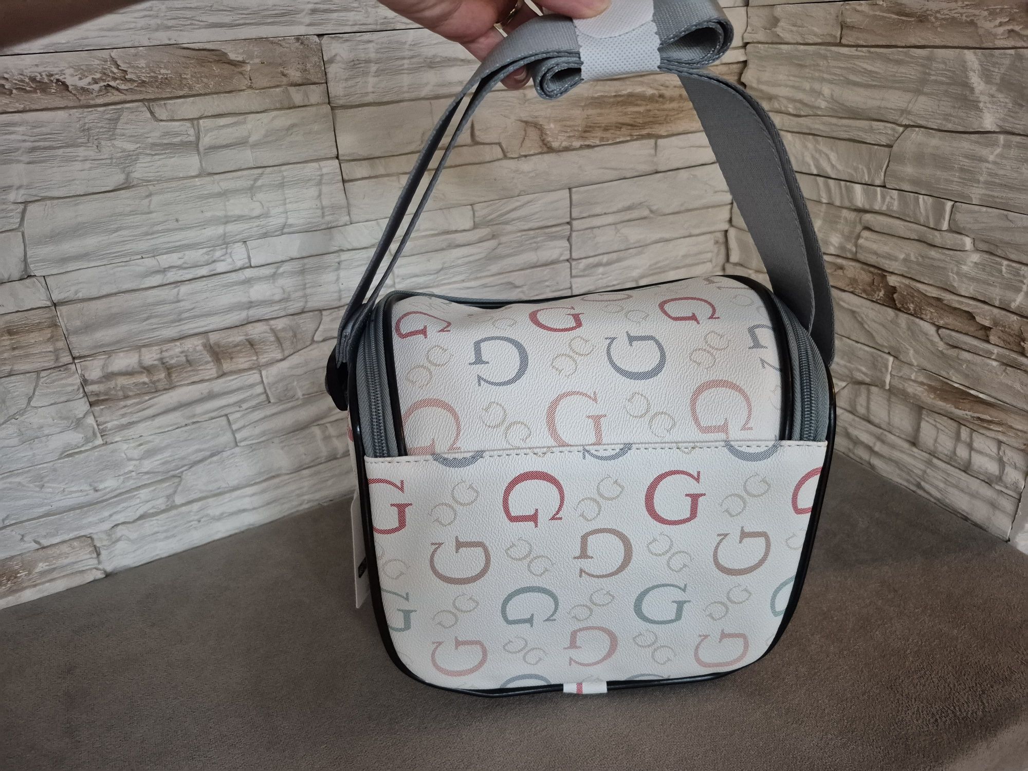 Lunchbox Kosmetyczka Kuferek Guess Rothenberg Travel