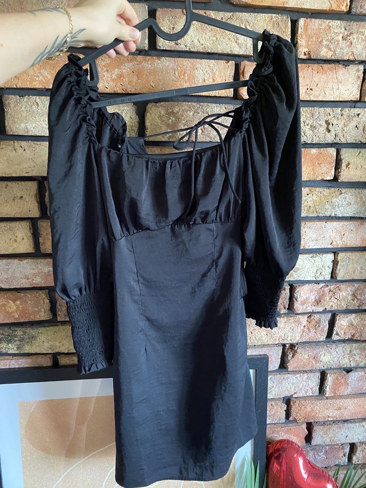 Czarna sukienka mini na lato rękaw 3/4 gołe plecy XS