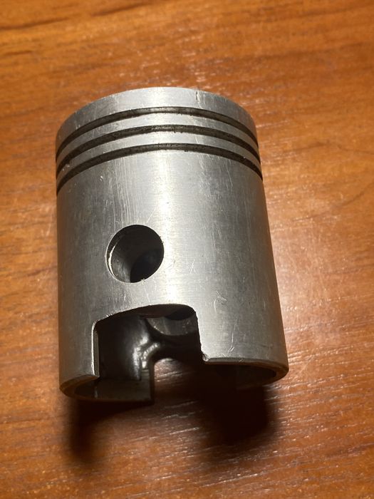 Поршень ПД-8 1004021А пускового двигателя (Т-40,Т-25),СССР