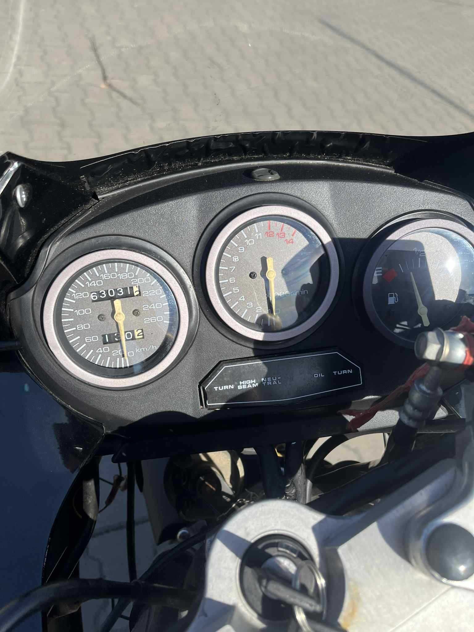 Suzuki GSXF 600 Olejak