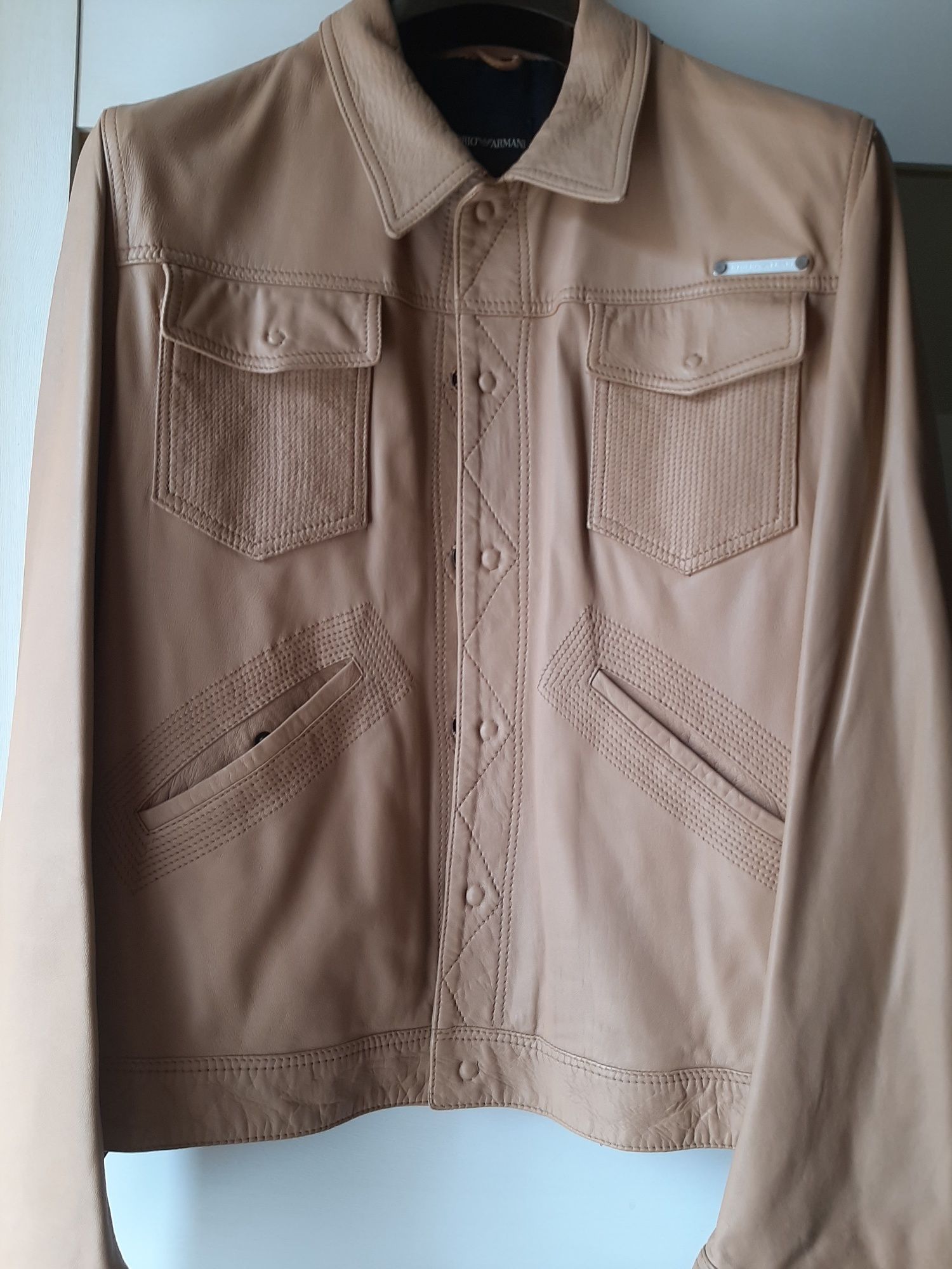 Продам кожаный пиджак ARMANI, 50 размера