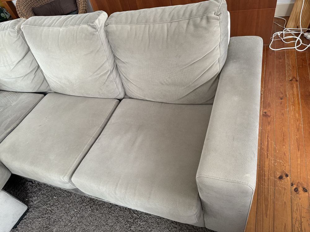 Sofá com chaise long