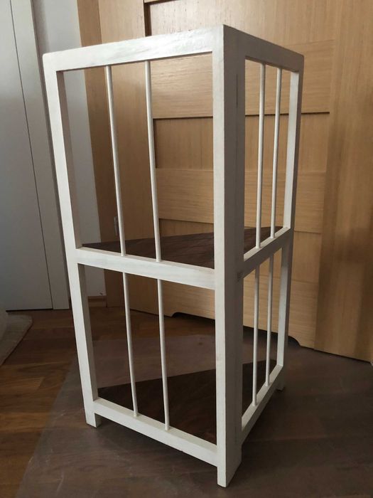 Narożna półka w stylu prowansalskim
