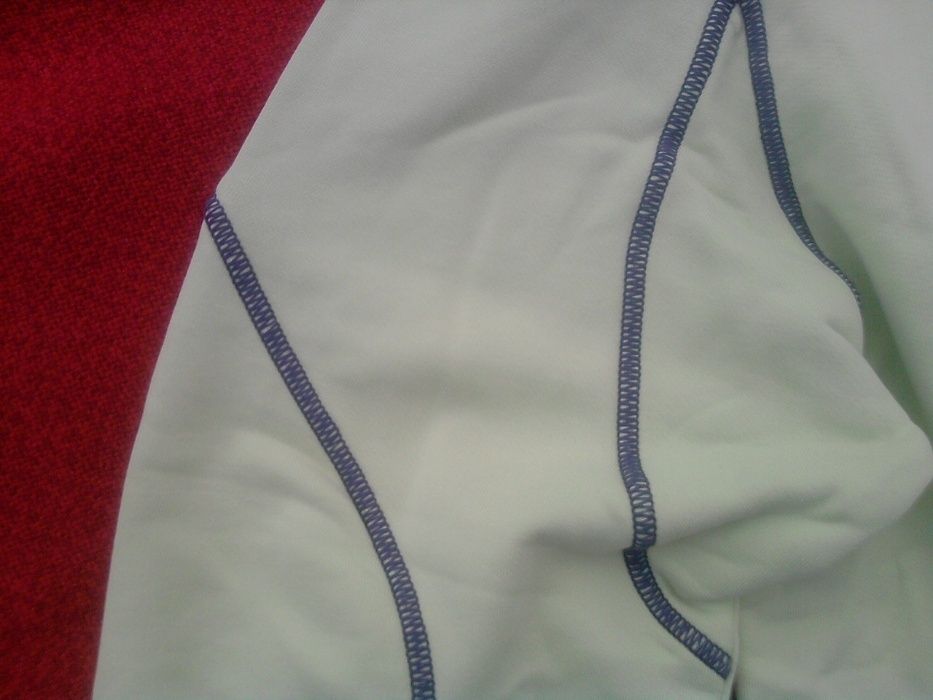 bluza firmy Boss - roz XL- kaltka 128 cm / dł 70 cm-super