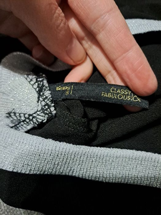 Bluzeczka z wycięciem na plecach rozmiar S