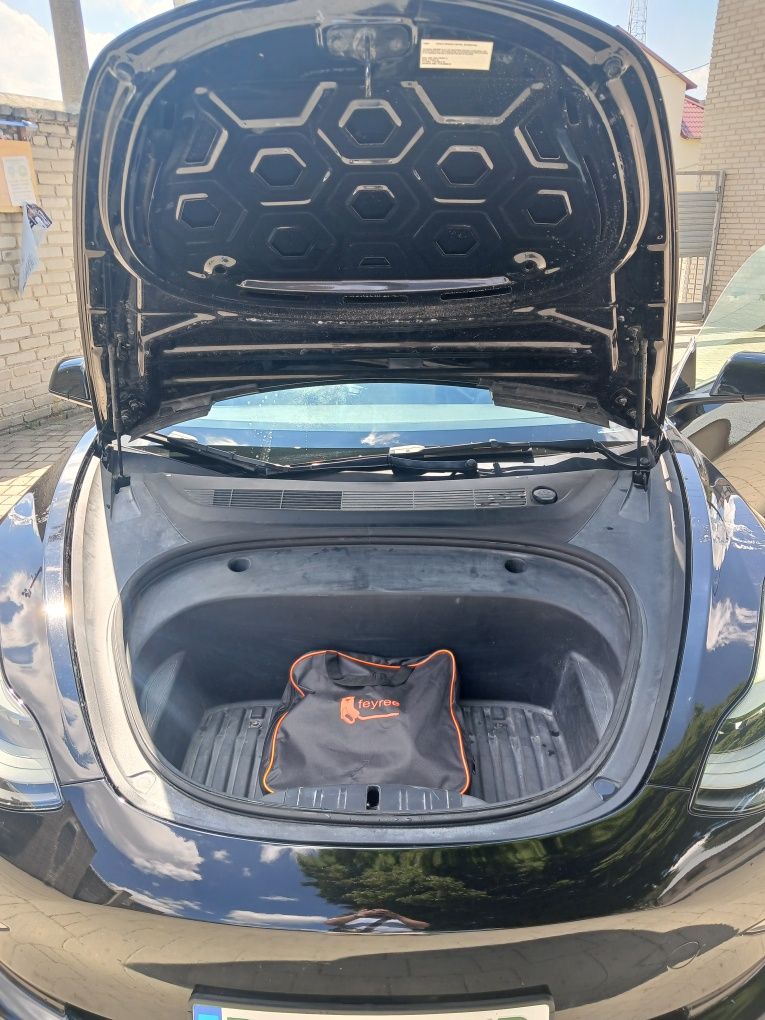 Оренда Tesla Model 3 2023р | таксі | подобово