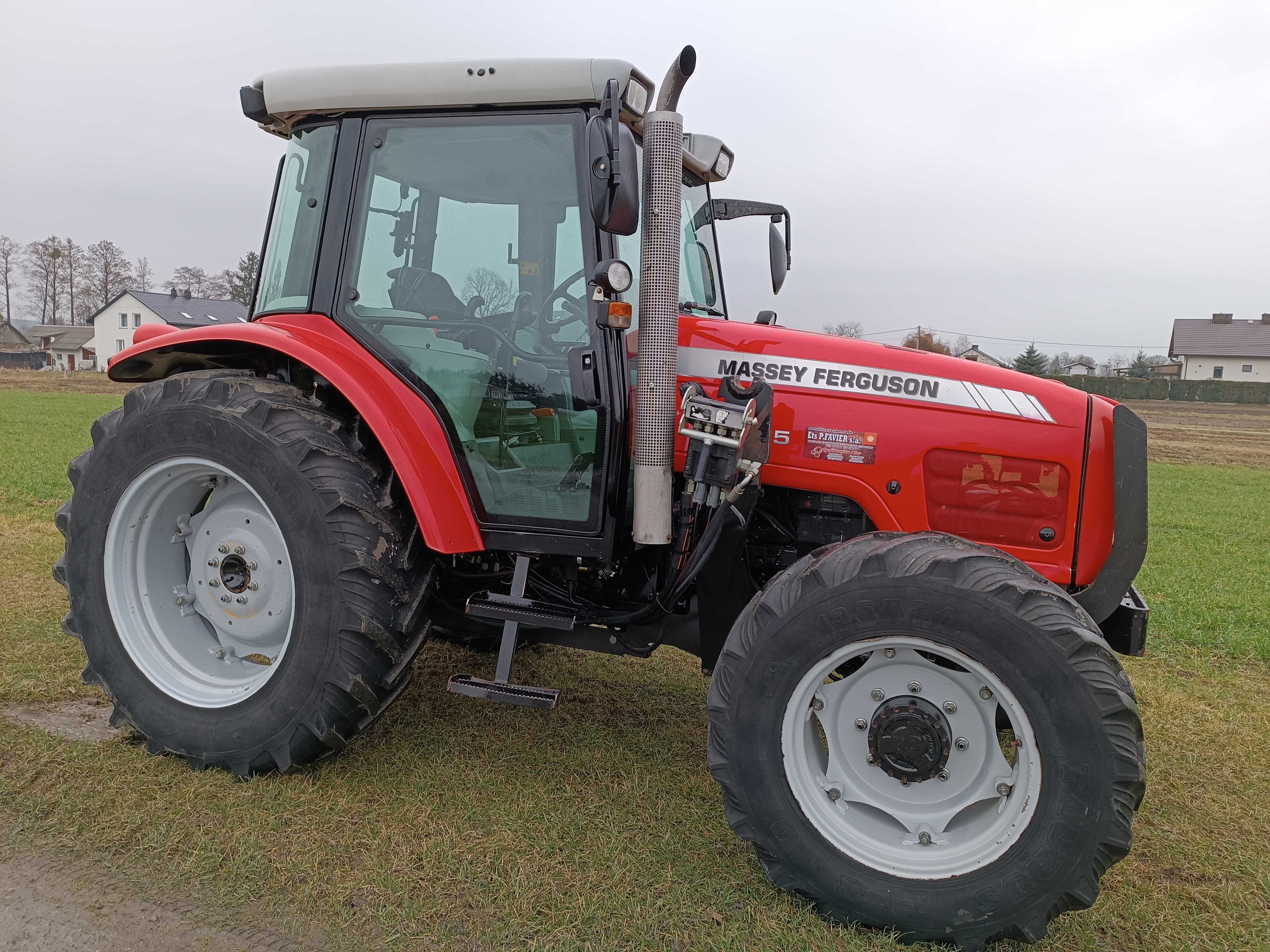 Ciągnik Massey Ferguson 5435