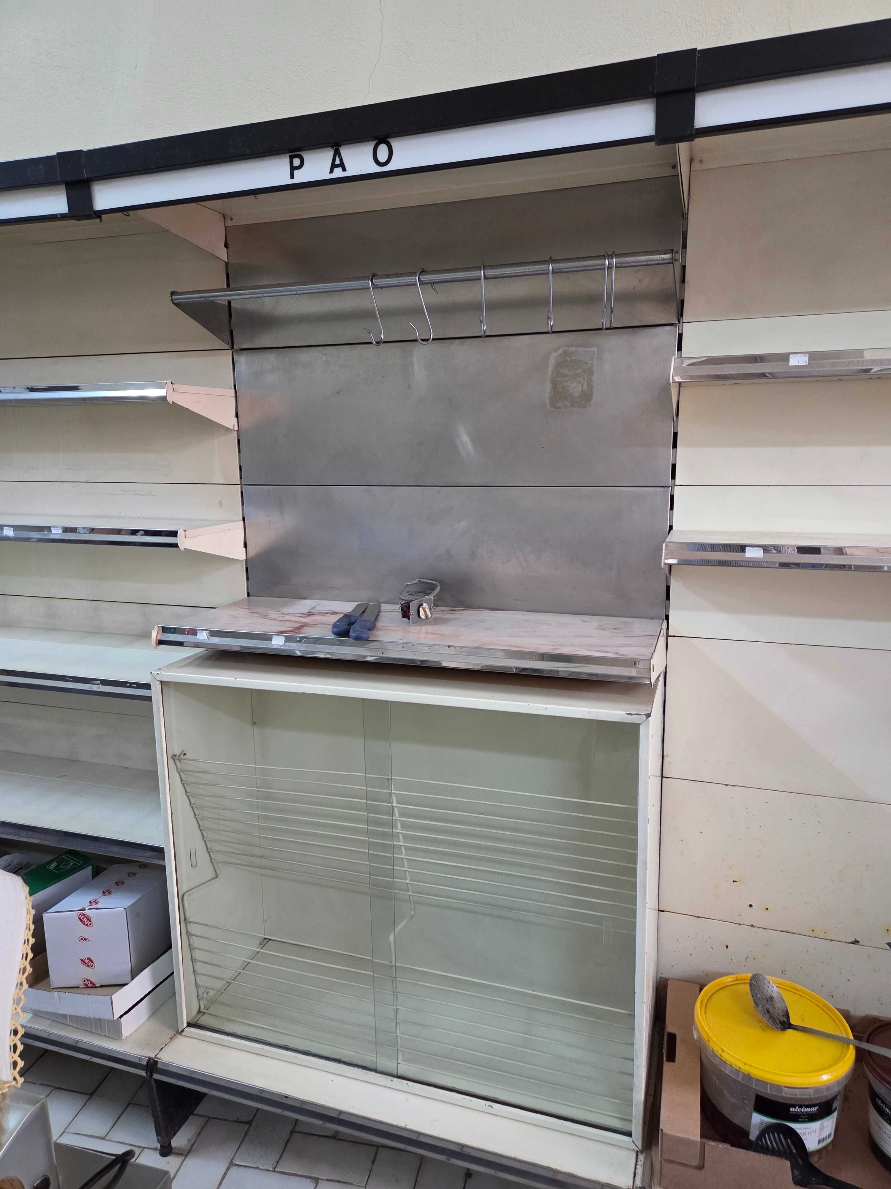Estantes e Parteleiras metalicas de supermercado