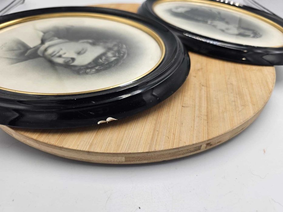 Przedwojenna ramka na zdjęcie,obrazek,w środku portret,cena za 1 szt.