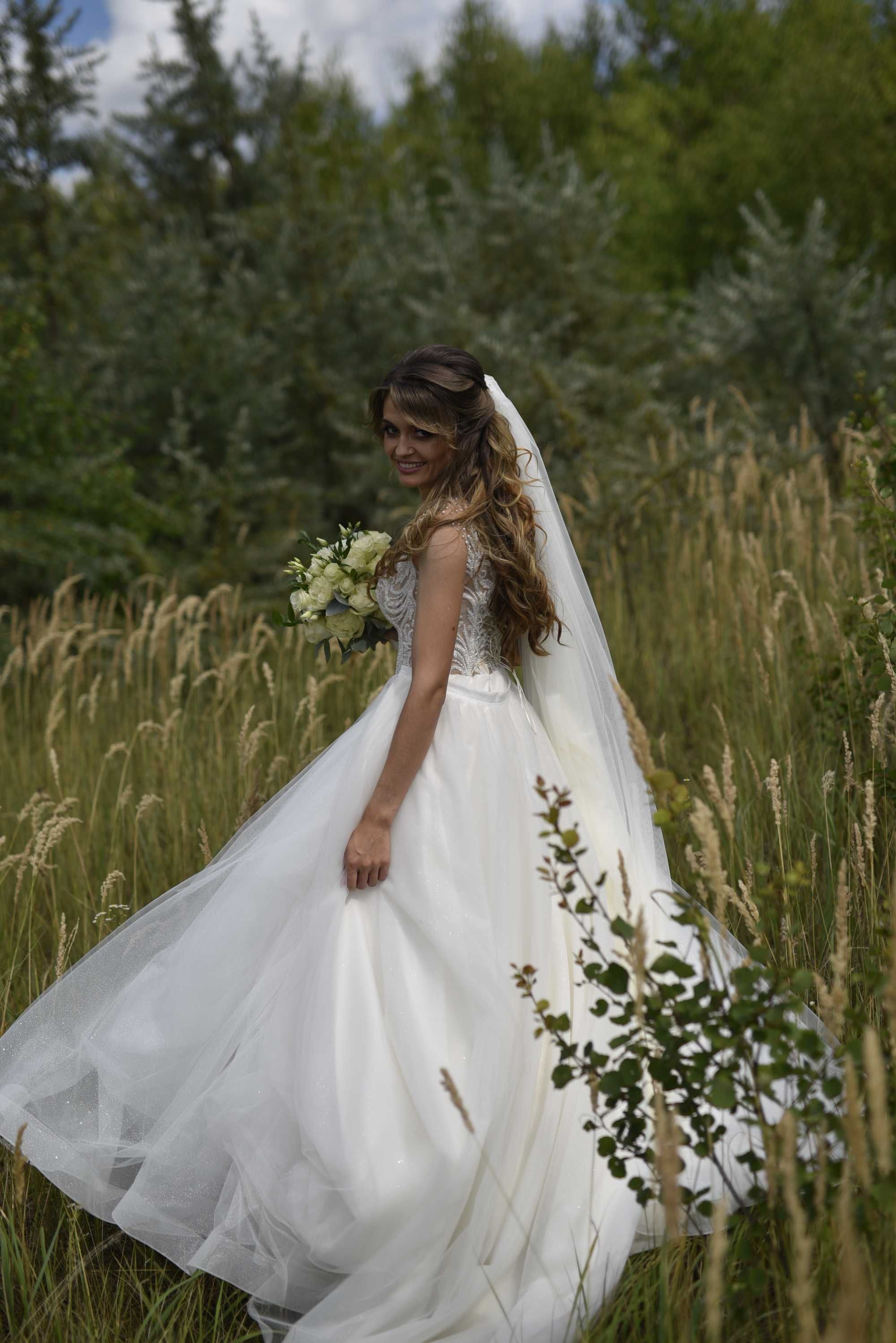 Весільна сукня, з глітером, розмір 42-44