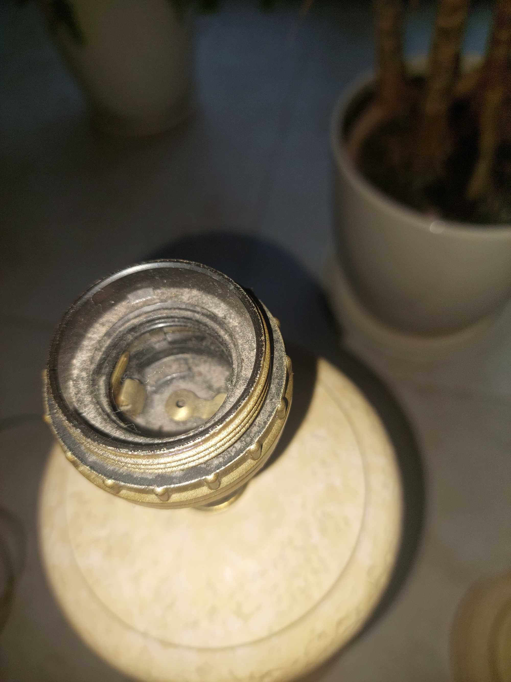 Lampy stojące pokojowe