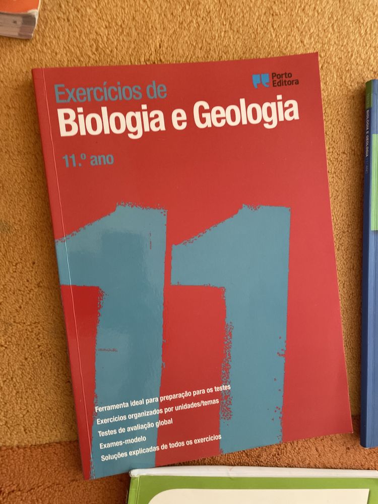 Livros de apoio biologia e geologia 11