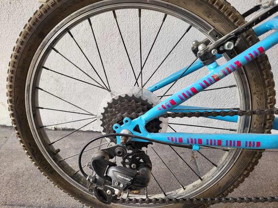 Bicicleta de menina, roda 20 com 6 velocidades