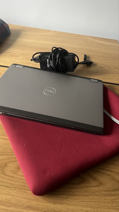 Laptop Dell Vostro 3360 z zasilaczem i bateria