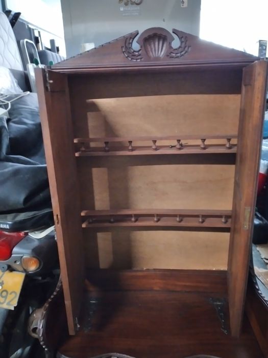 Banco arca para entrada.