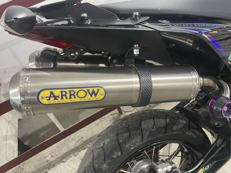 КТМ 690 Supermoto