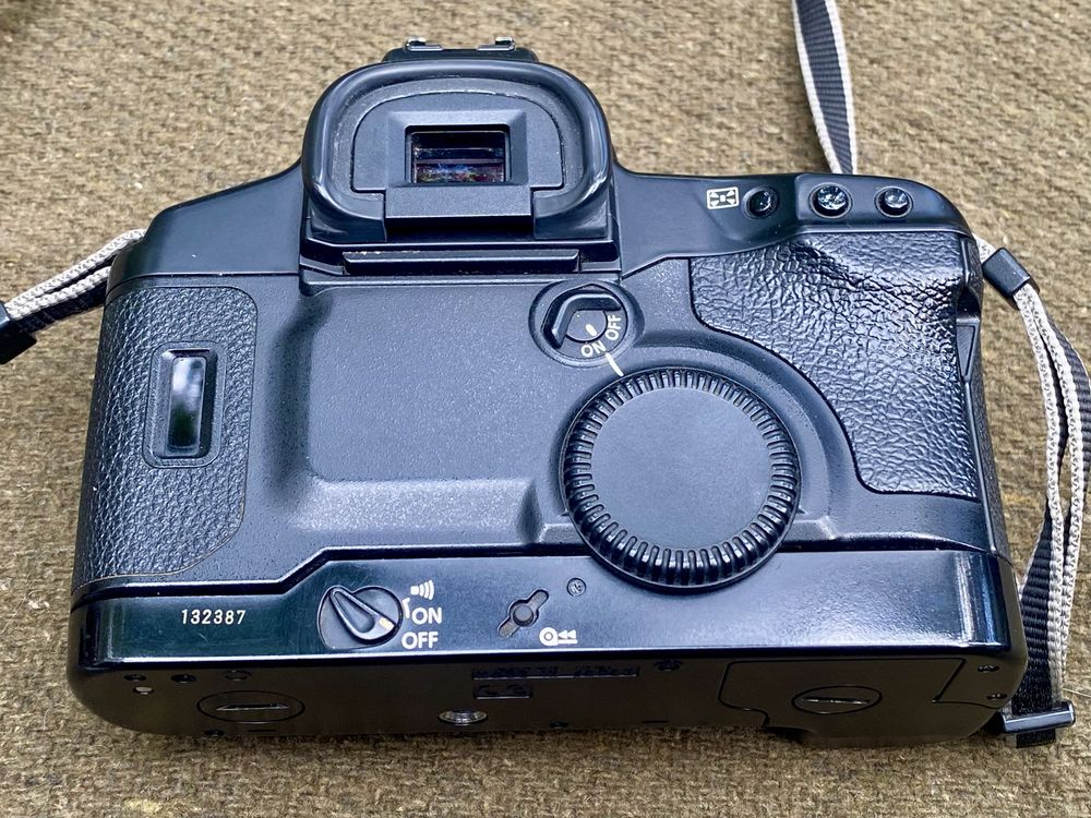 Canon EOS 1V + Power Drive Booster PB-E2 lustrzanka analogowa EOS1V