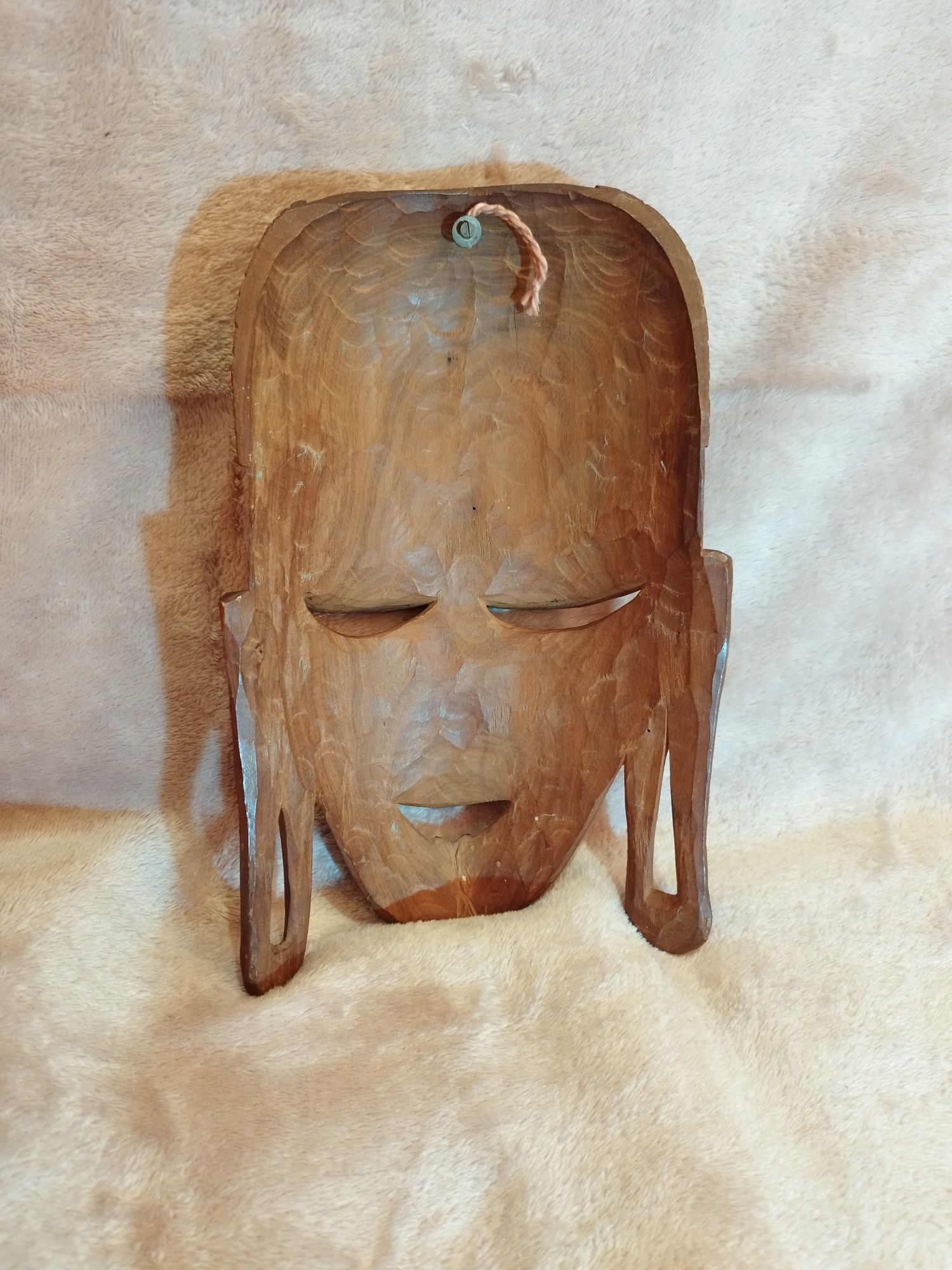 6. Maska rzeźba drewno