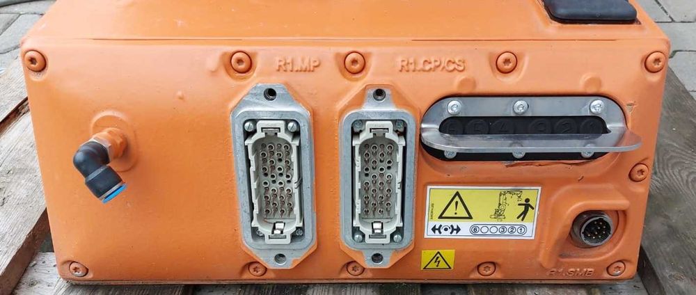 ABB IRB2400 sterowanie IRC5  2016r KUKA FANUC YASKAWA ramię robotyczne