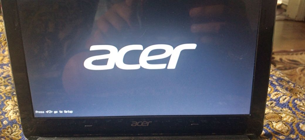 Продам ноутбук acer.