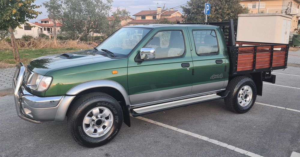 nissan navara d22 4x4