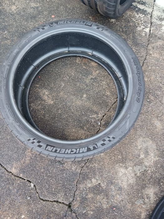 Vendo pneus semi-novos 245/35/20 Michelin