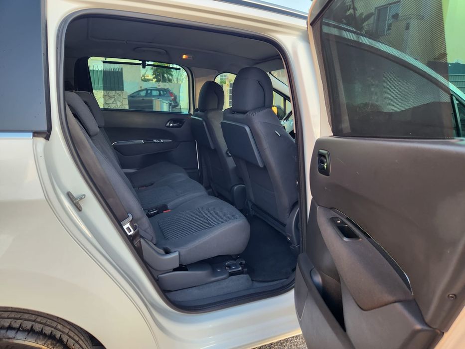 Peugeot 5008  1.6 Diesel 7 Lugares [ Aceito troca de Valor Superior.