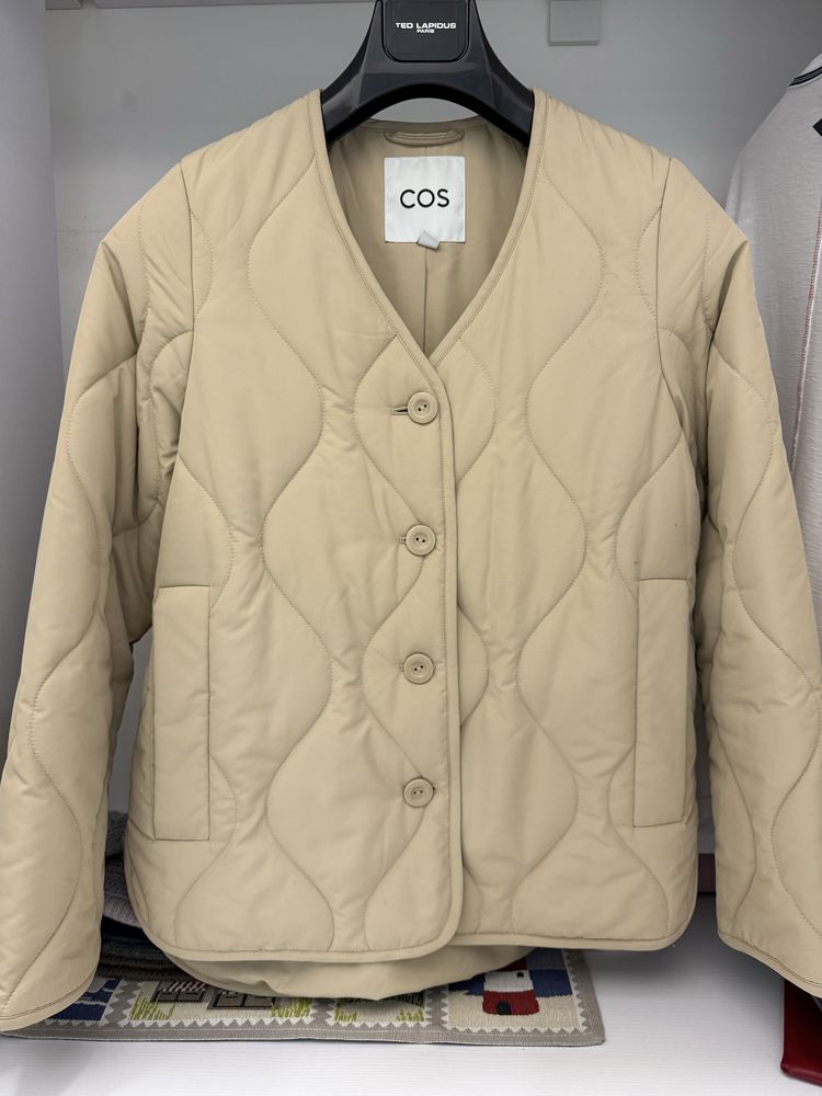 Куртка  COS