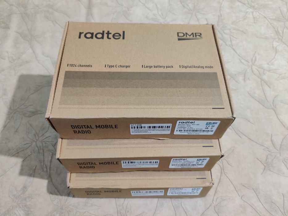 Портативна цифрова радіостанція стандарту DMR Radtel RT-4D
