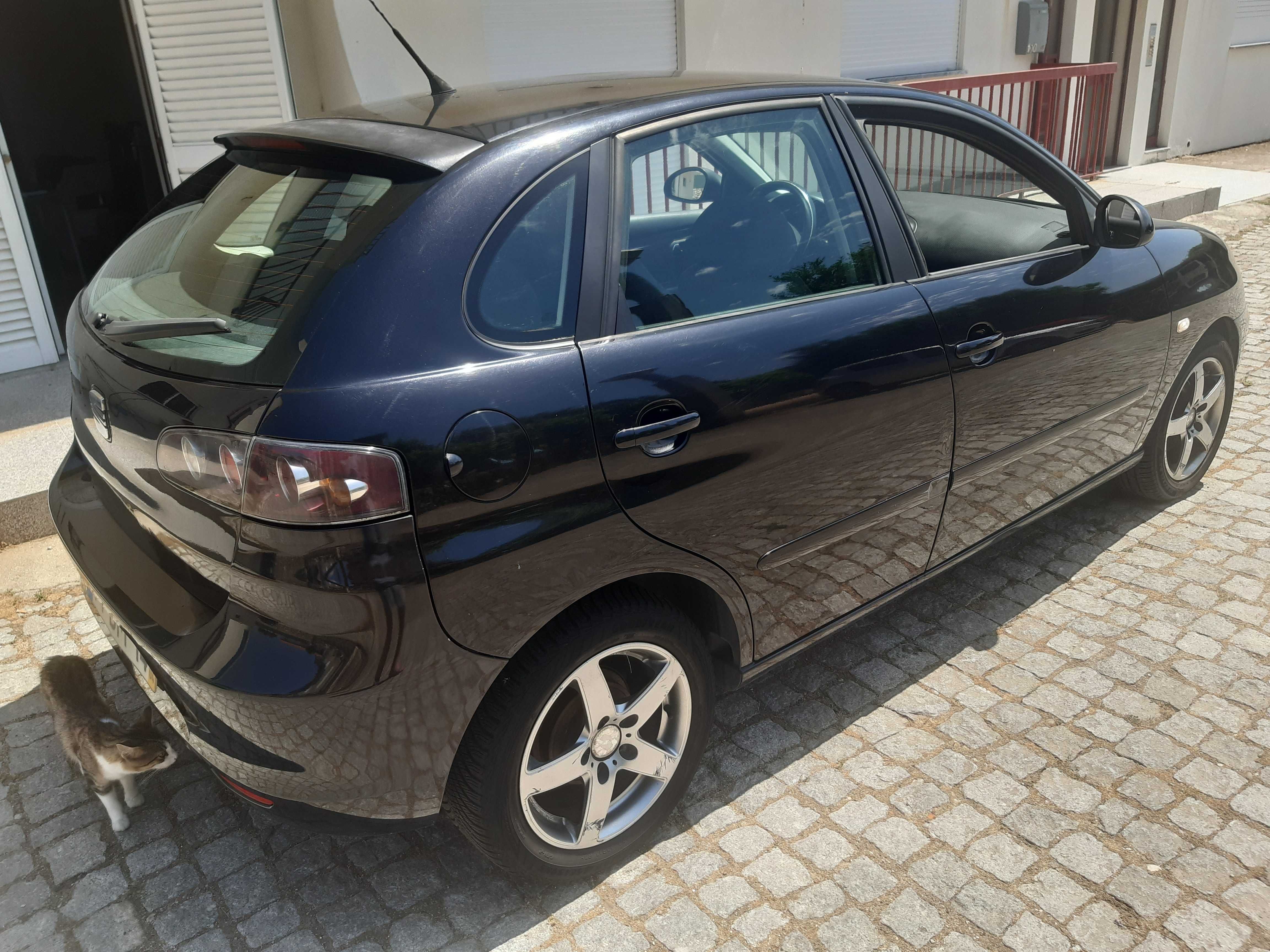 SEAT IBIZA - Nacional - 5 Lugares  Gasolina | €2.600