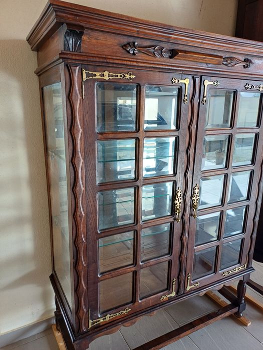 Mobília antiga de 1947,estado impecável, vendo em conjunto, ou separad