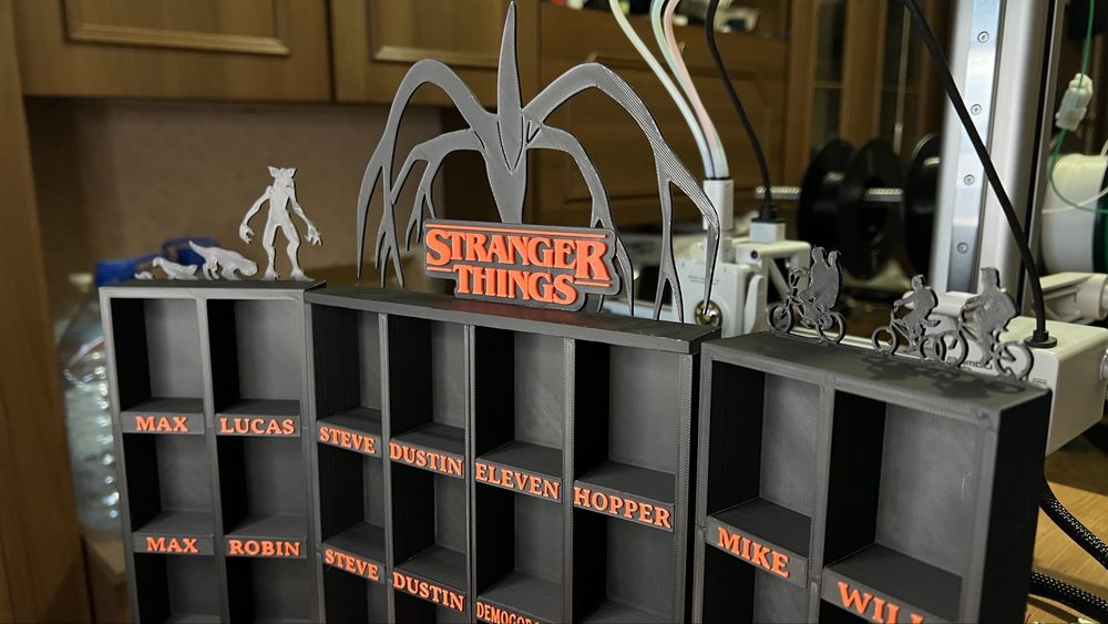 Полички для фігурок Kinder Joy Stranger Things  Дивні Дива на 24 шт