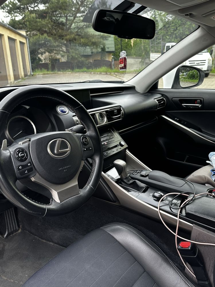 Lexus IS 300h | 2.5 Hybrid 223 KM | Automat | LED | Kamera |