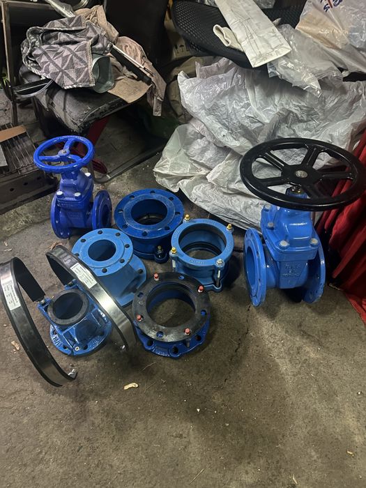 Обладнання для водопровідних мереж: засувки, муфти, фланці