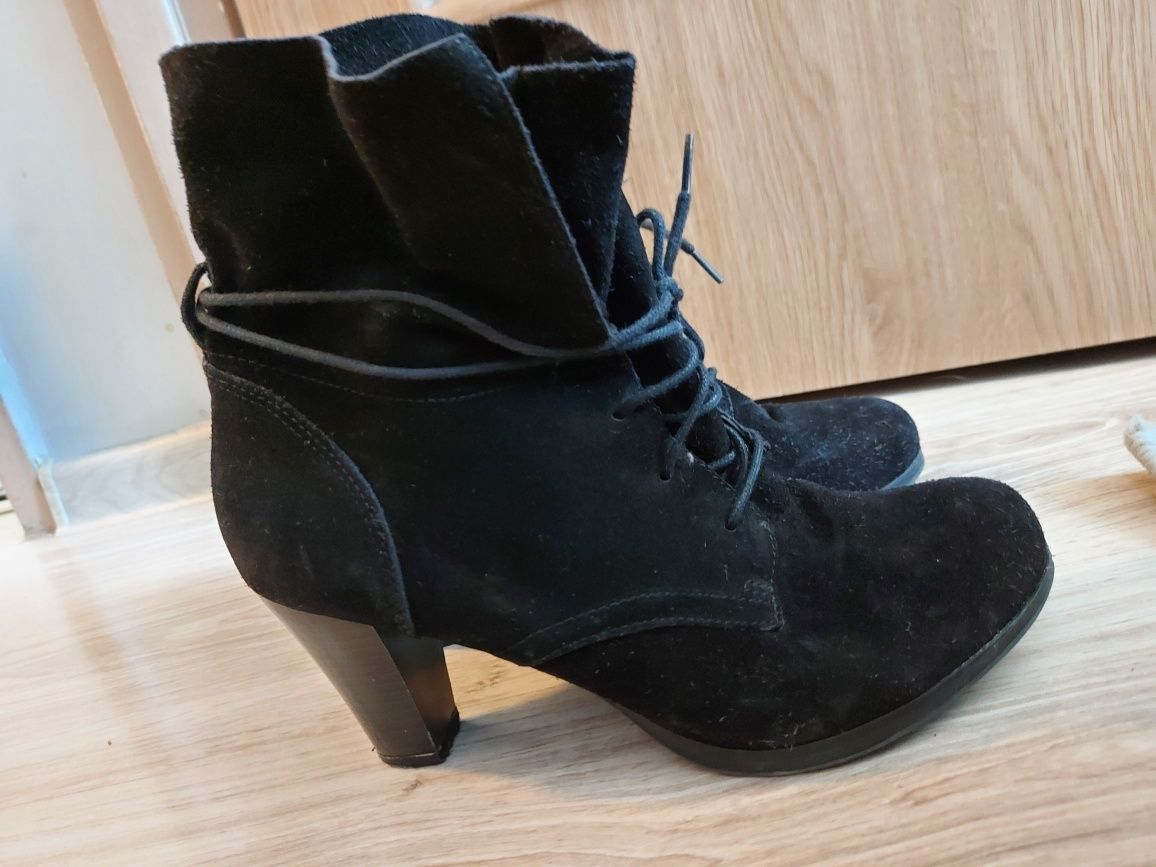 Damskie buty wiosenne botki zamsz Pier One r. 39