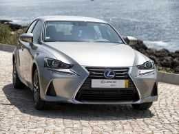 LEXUS IS300H impecavelmente estimado e com poucos KM