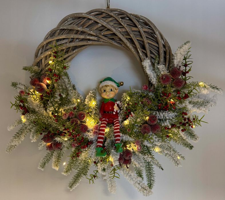 Wianek świąteczny LED zimowy na drzwi z elfem ręcznie robiony